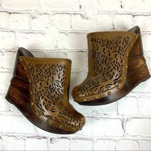 DVF ODE Brown Laser Cut Leather Wood Wedge Clogs
